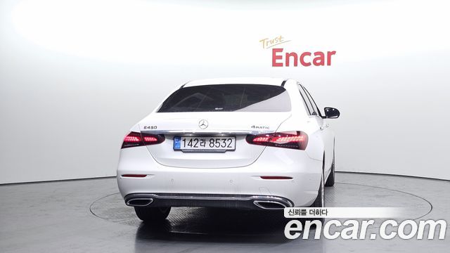 Mercedes-Benz E-Class 2022 — photo 4