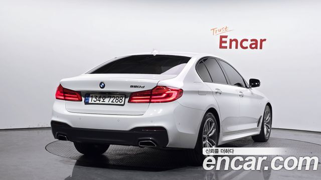 BMW 5-Series 2017 — photo 2