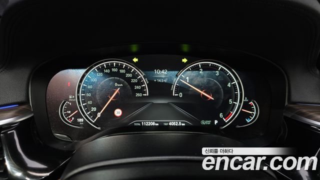 BMW 5-Series 2017 — photo 8