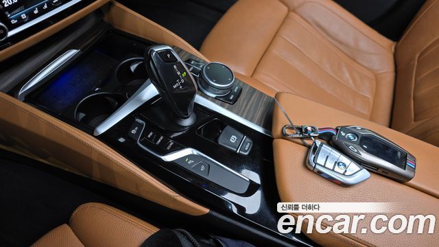 BMW 5-Series 2017 — photo 9