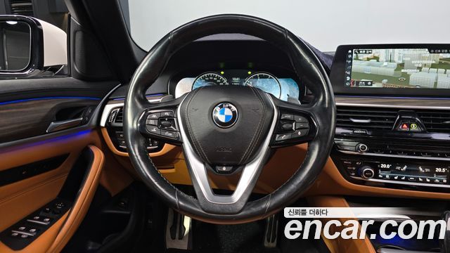 BMW 5-Series 2017 — photo 13