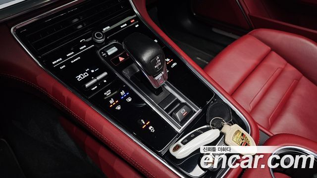 Porsche Panamera 2020 — photo 9