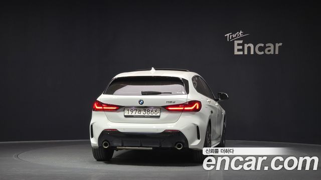 BMW 1-Series 2021 — photo 4