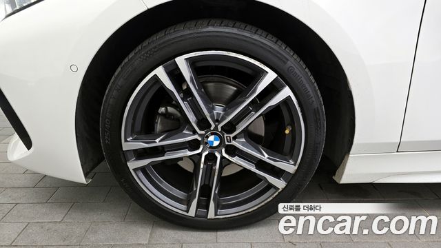 BMW 1-Series 2021 — photo 5