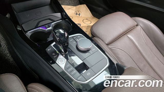 BMW 1-Series 2021 — photo 9