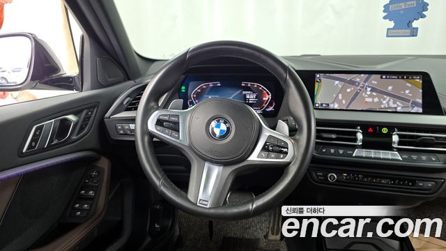 BMW 1-Series 2021 — photo 13