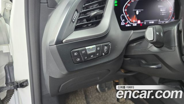 BMW 1-Series 2021 — photo 18