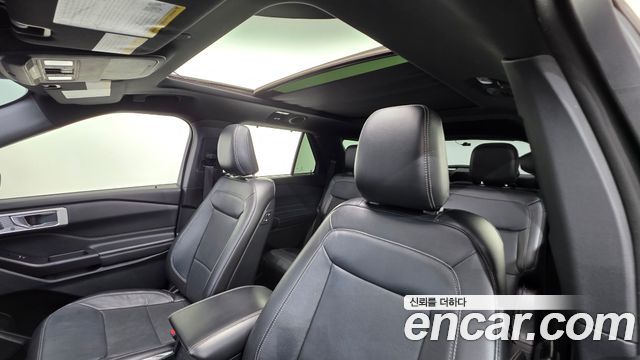 Ford Explorer 2020 — photo 11