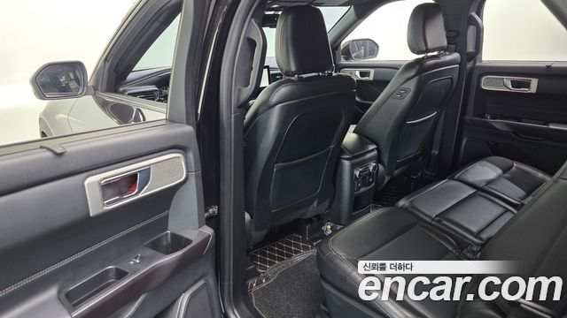 Ford Explorer 2020 — photo 17