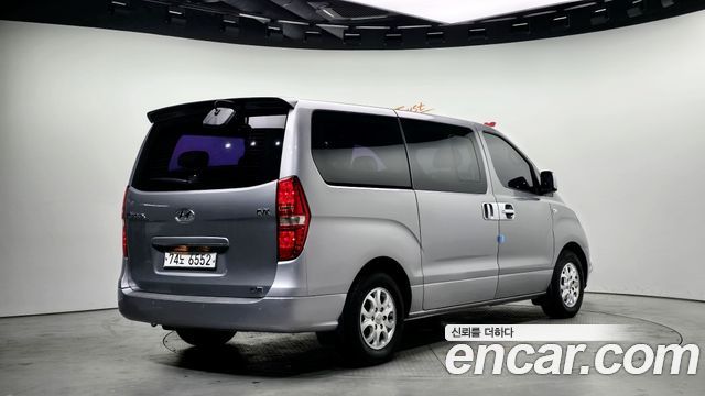 Hyundai Starex 2013 — photo 2