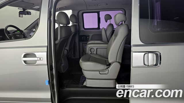 Hyundai Starex 2013 — photo 11
