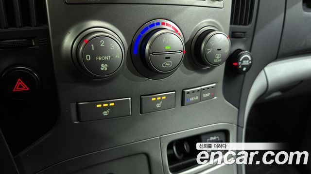 Hyundai Starex 2013 — photo 18