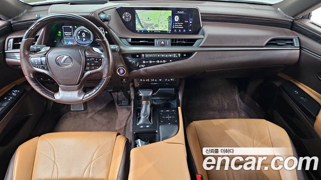 Lexus ES 2020 — photo 7