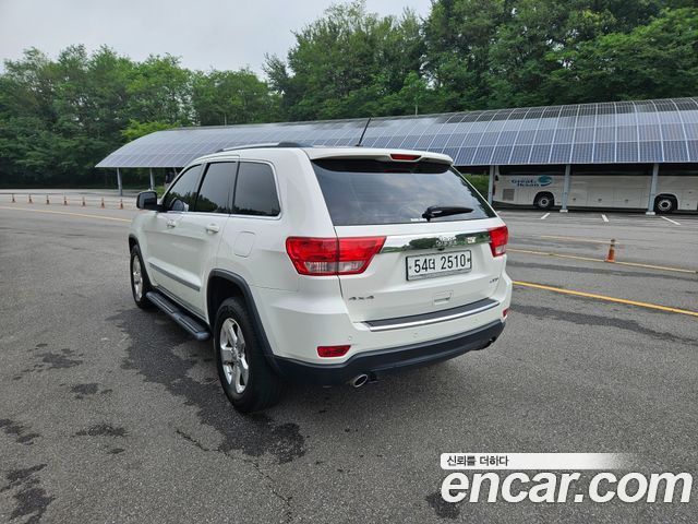 Jeep Cherokee 2012 — photo 2