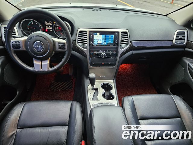 Jeep Cherokee 2012 — photo 8