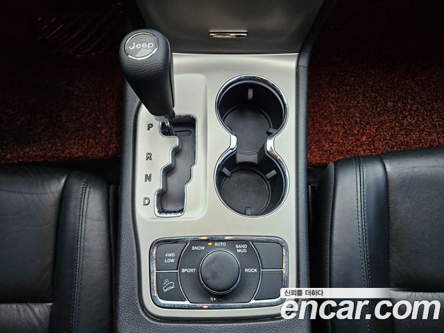 Jeep Cherokee 2012 — photo 9