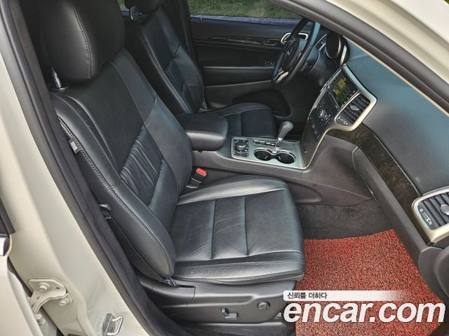 Jeep Cherokee 2012 — photo 18