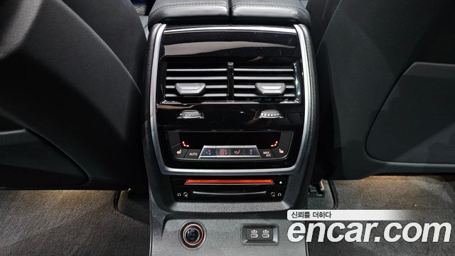 BMW X7 2020 — photo 19