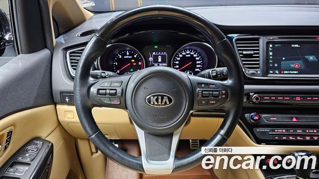 Kia Canival 2016 — photo 13
