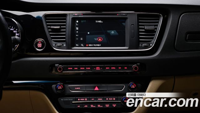 Kia Canival 2016 — photo 14