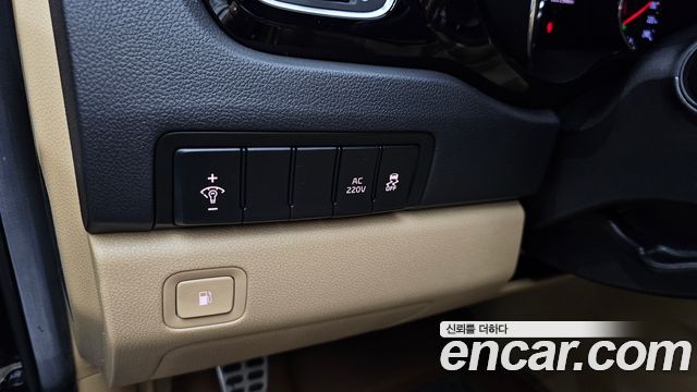 Kia Canival 2016 — photo 16