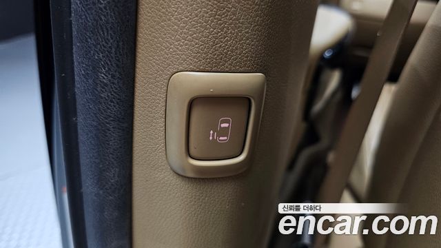 Kia Canival 2016 — photo 19