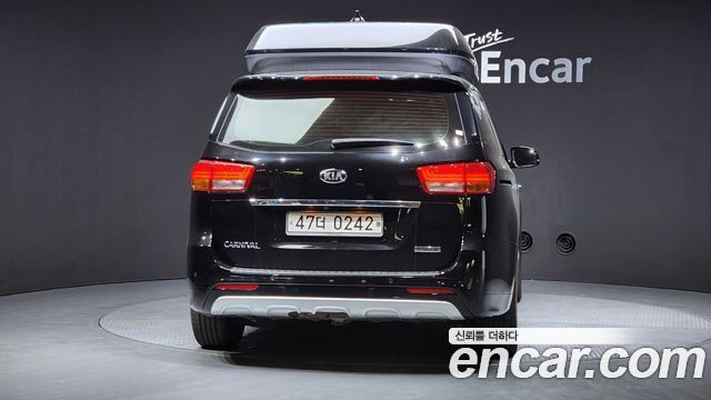 Kia Canival 2017 — photo 4