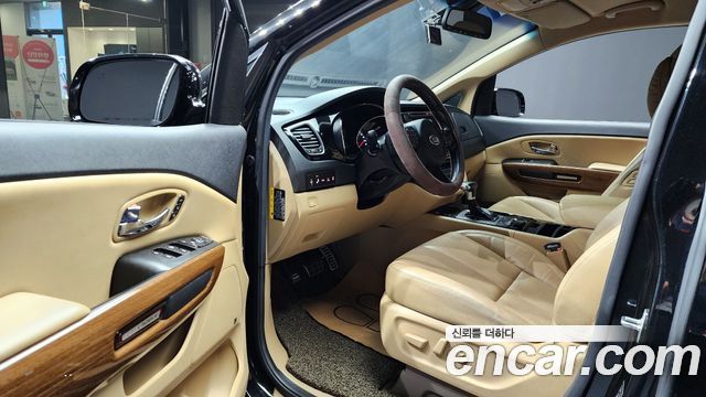 Kia Canival 2017 — photo 11
