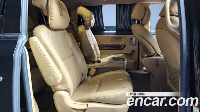Kia Canival 2017 — photo 12