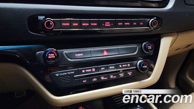 Kia Canival 2017 — photo 16