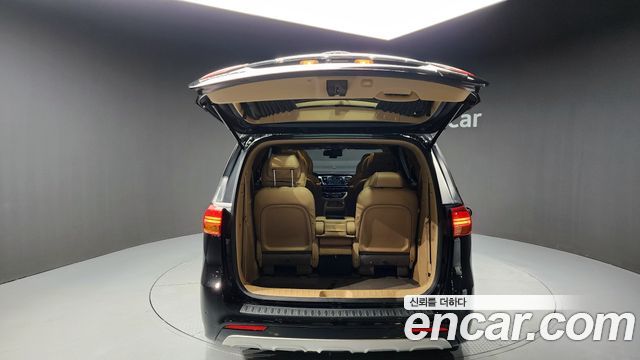Kia Canival 2017 — photo 20