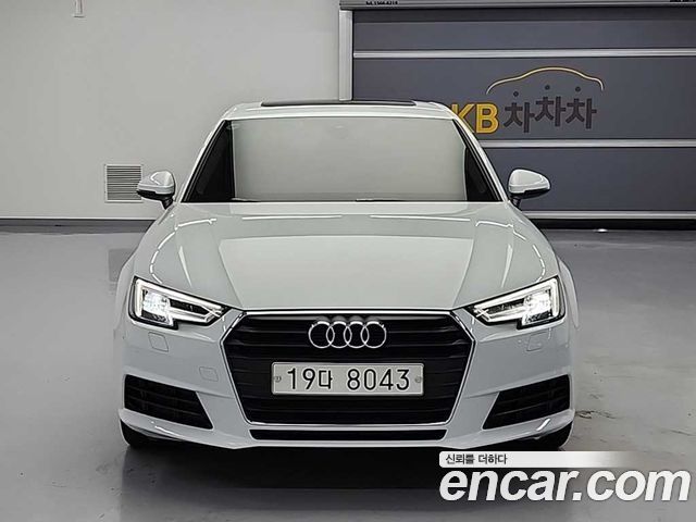 Audi A4 2018 — photo 2
