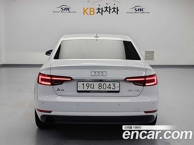 Audi A4 2018 — photo 3
