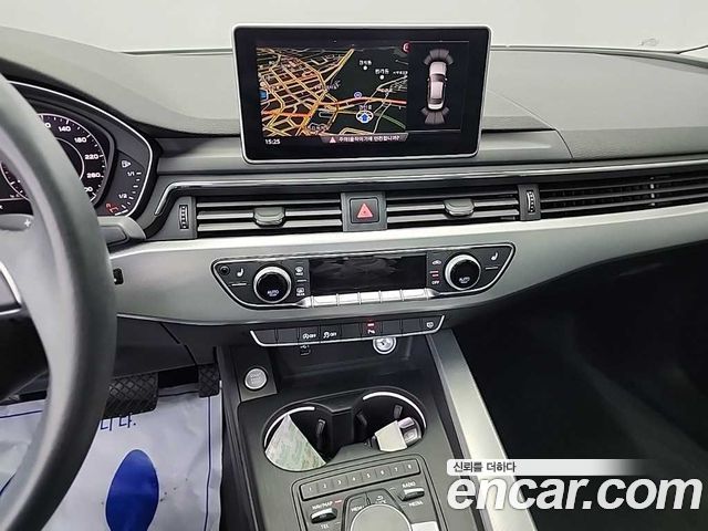 Audi A4 2018 — photo 10