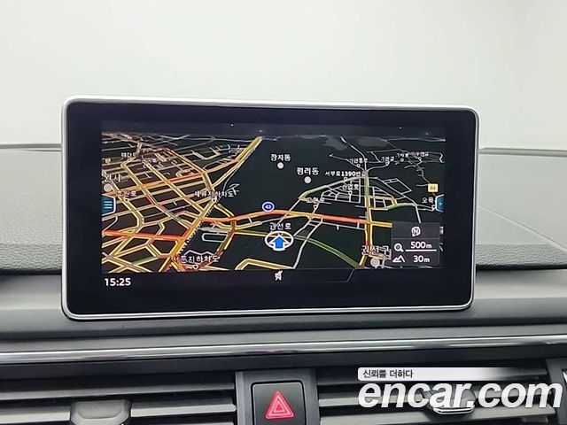 Audi A4 2018 — photo 14