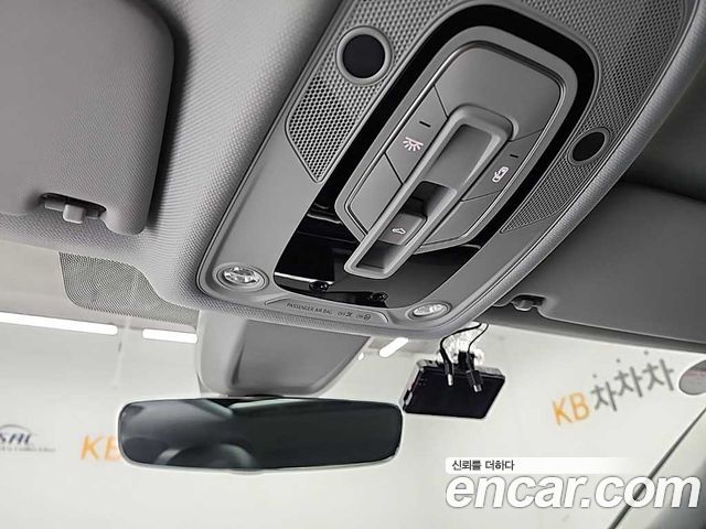 Audi A4 2018 — photo 16