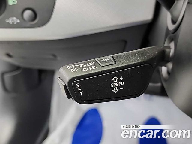 Audi A4 2018 — photo 17