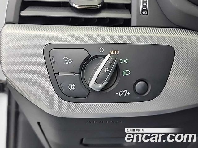 Audi A4 2018 — photo 18