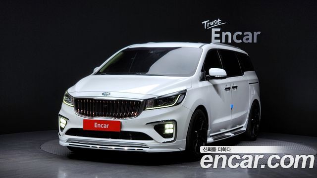 Kia Canival 2020 — photo 1