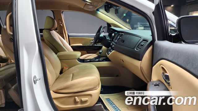 Kia Canival 2020 — photo 10