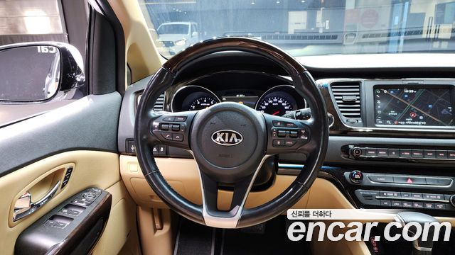 Kia Canival 2020 — photo 14