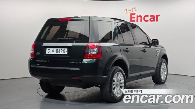 Land Rover Freelander 2010 — photo 2