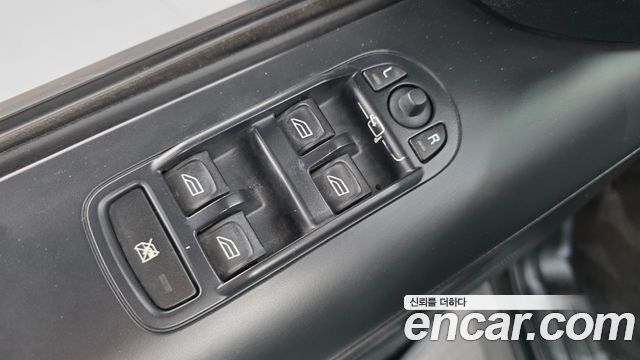Land Rover Freelander 2010 — photo 13
