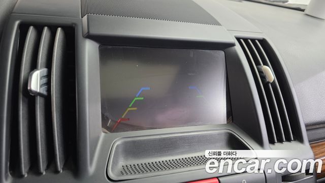 Land Rover Freelander 2010 — photo 17