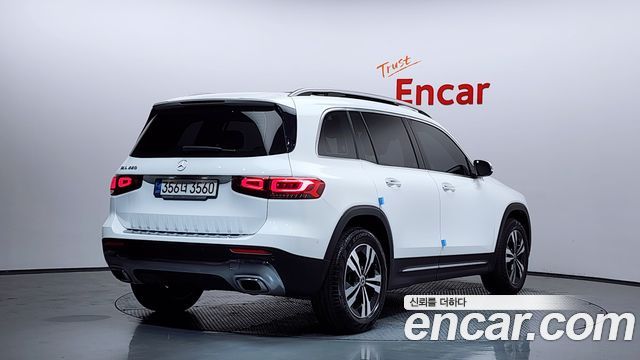 Mercedes-Benz GLB-Class 2021 — photo 2