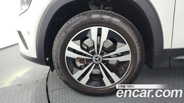 Mercedes-Benz GLB-Class 2021 — photo 5
