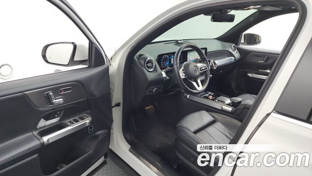 Mercedes-Benz GLB-Class 2021 — photo 10