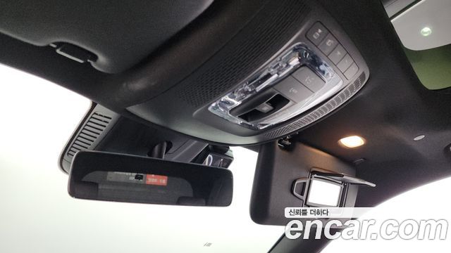Mercedes-Benz GLB-Class 2021 — photo 18