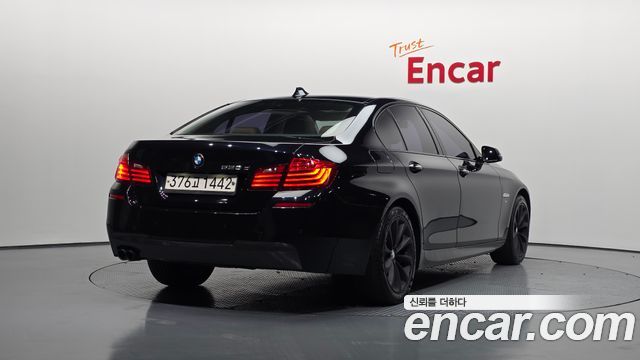 BMW 5-Series 2016 — photo 2