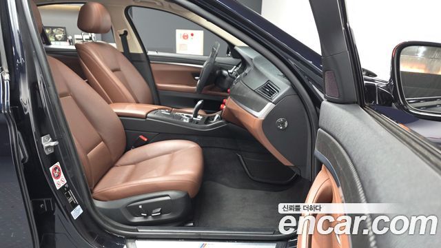 BMW 5-Series 2016 — photo 11